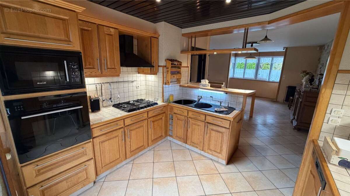 59500389c.jpg - Maison à NEUILLY-EN-THELLE