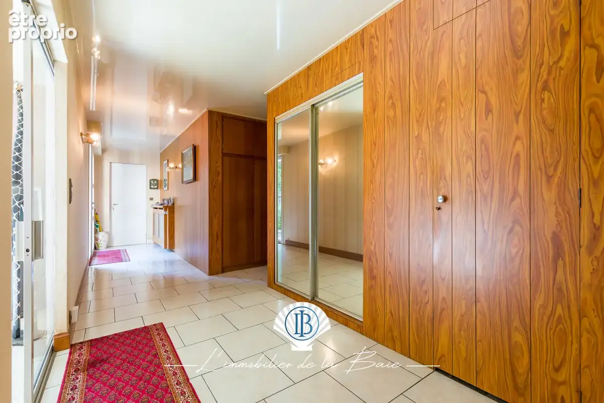 Villa de 346m2 avec parc de 4700m2 proche de la mer - photo 6