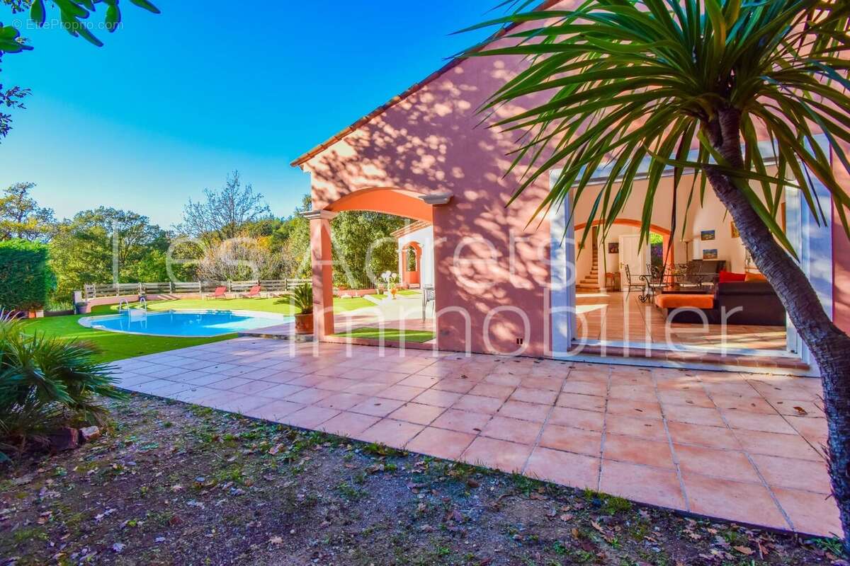 Maison à LES ADRETS-DE-L&#039;ESTEREL