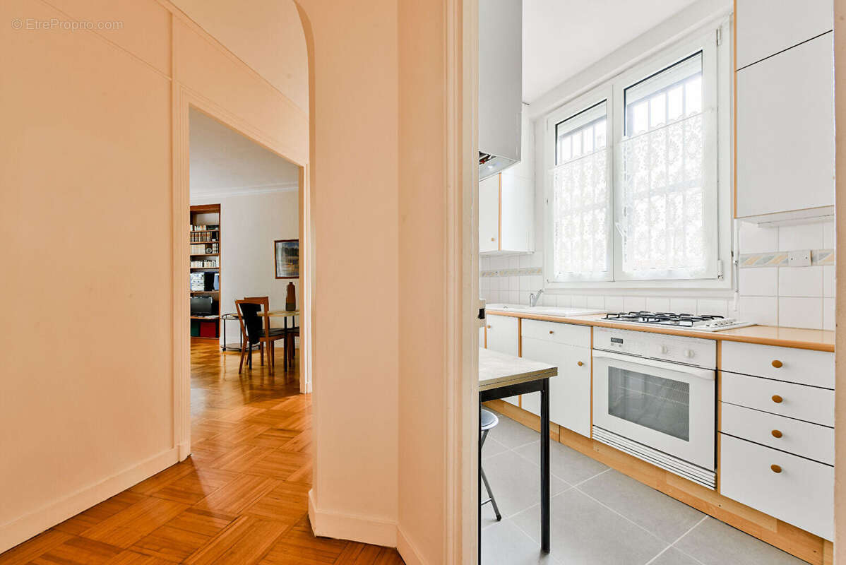 Appartement à PARIS-18E