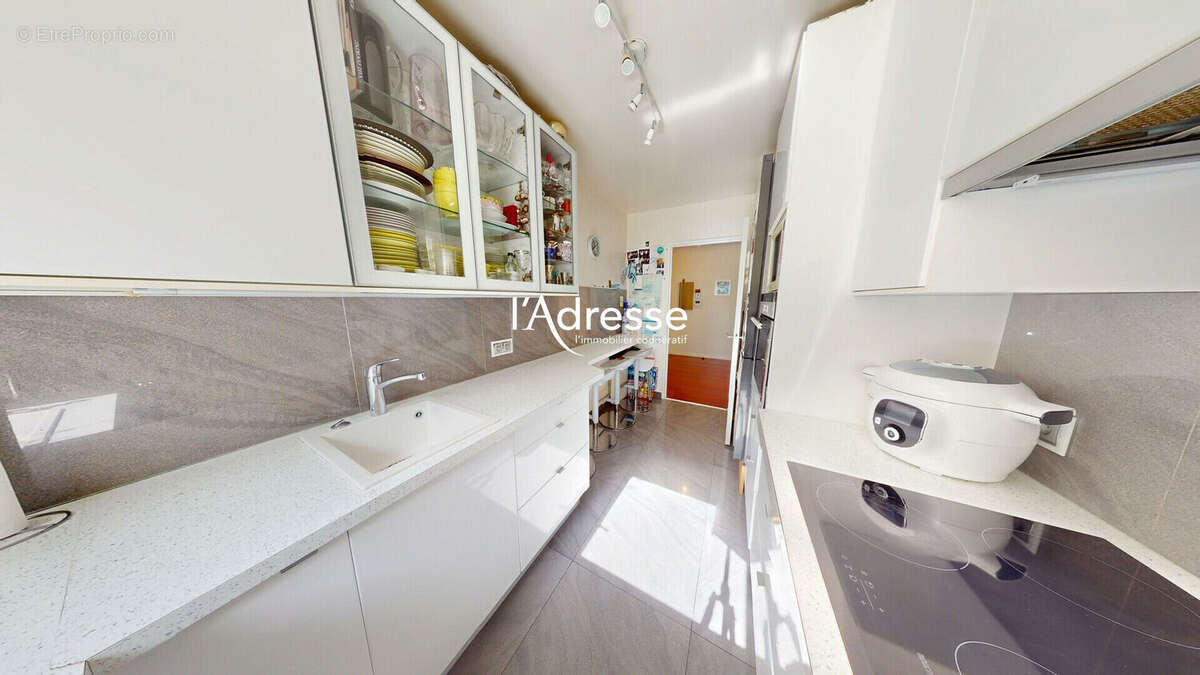 Appartement 4P / 3 chambres - 92.5m² + 16m² de balcons - Métro LIBERTE - photo 7