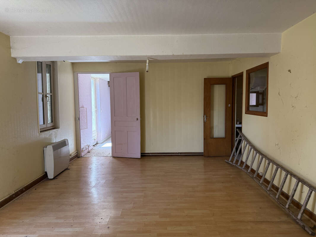 Maison à PONT-SAINTE-MARIE