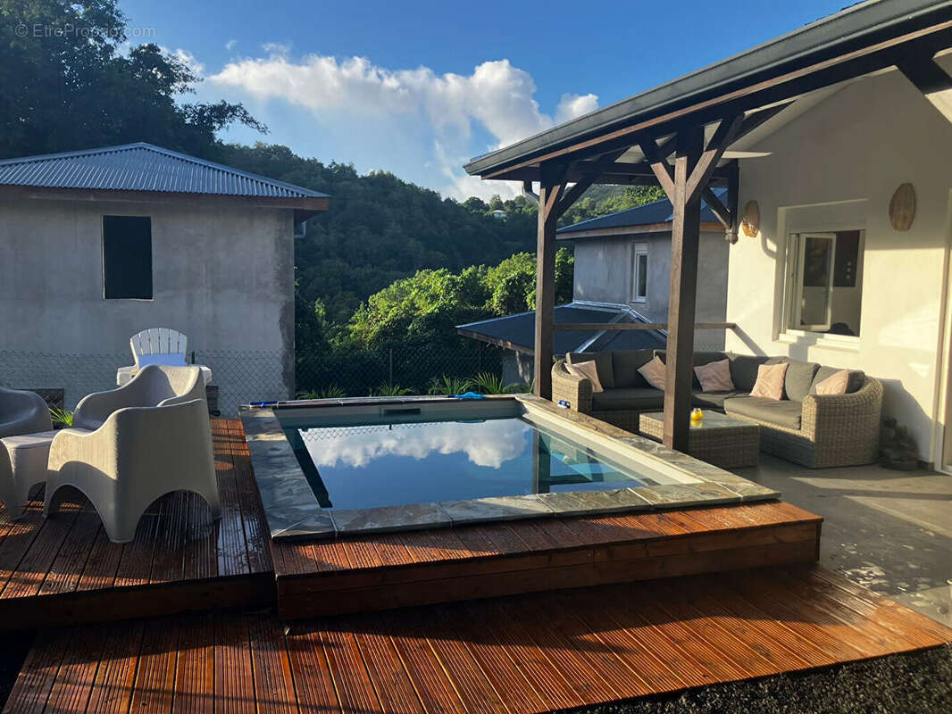 Maison à LES TROIS-ILETS