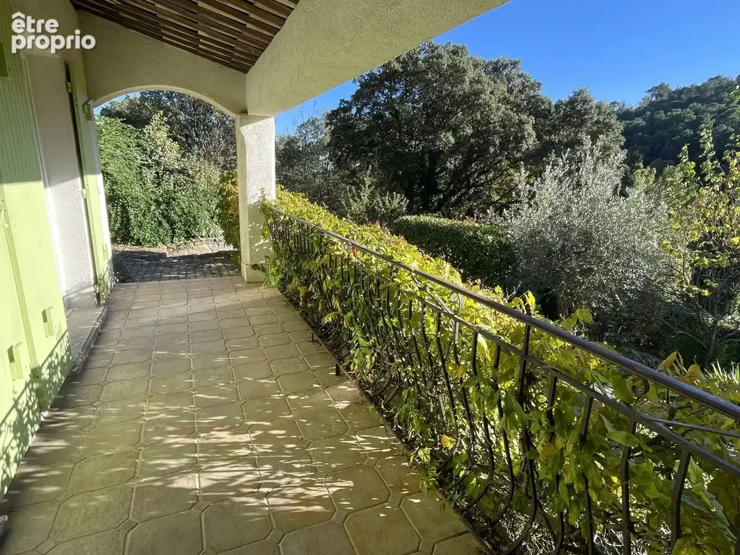 Villa de plain pied avec piscine et vue dégagée - photo 50
