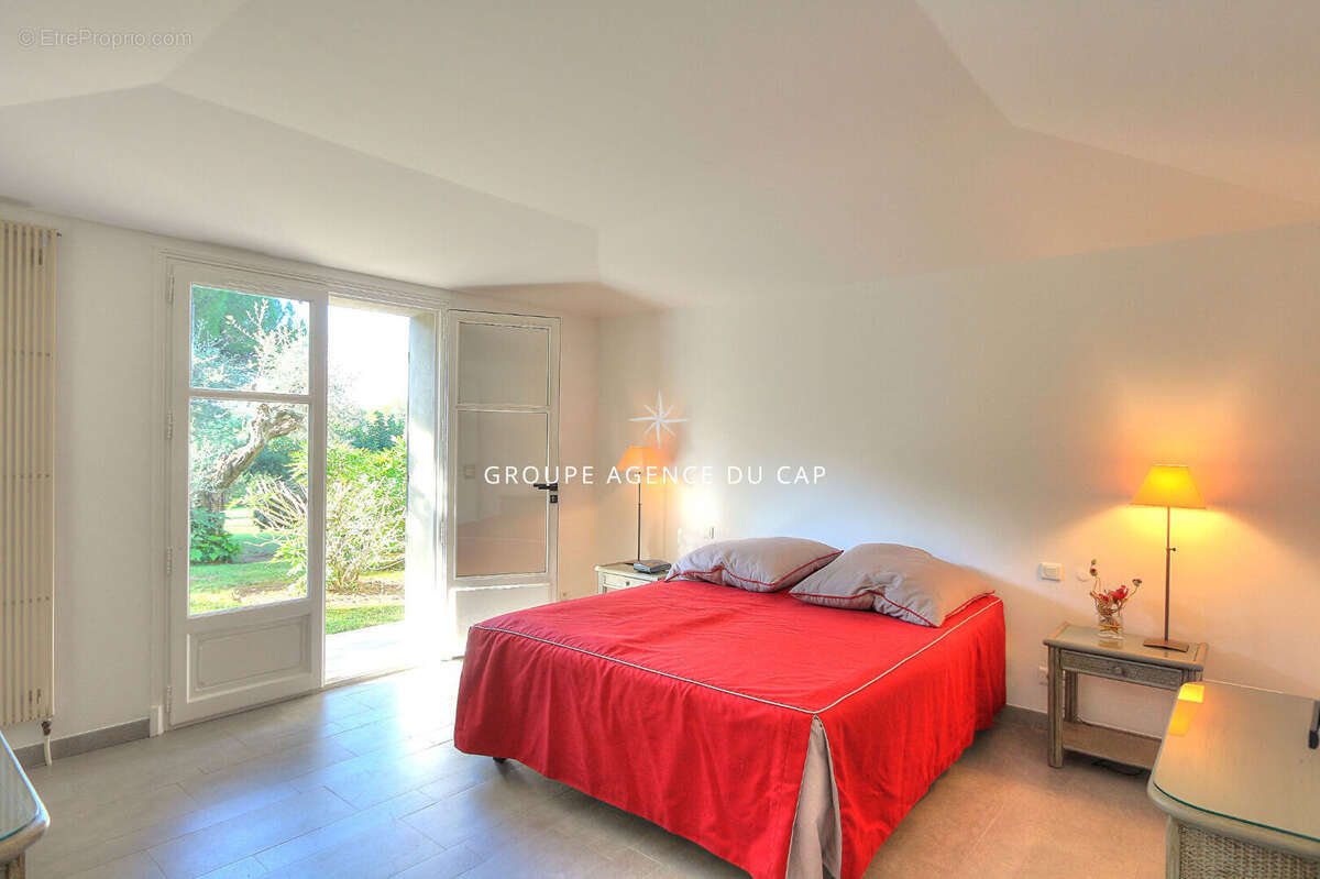 Villa d'exception à vendre à Saint Raphaël - Valescure, 7 pièces, piscine chauffée - photo 11
