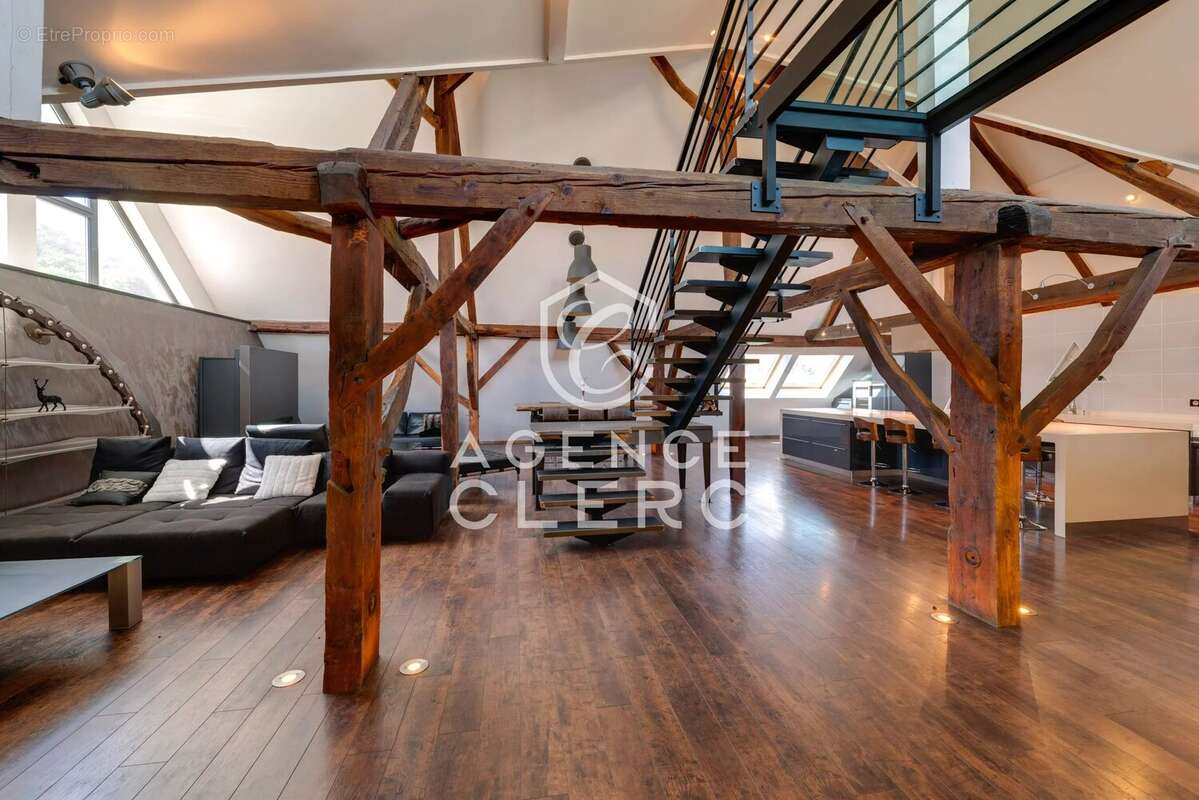 Appartement à ALLONZIER-LA-CAILLE