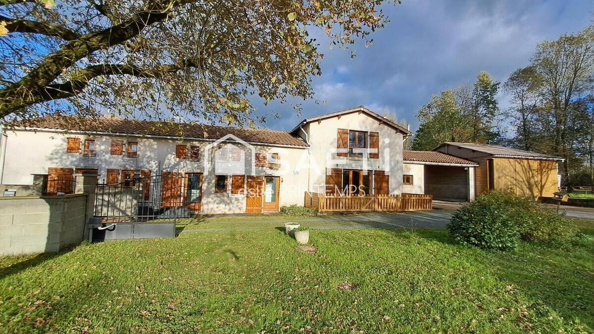 Photo 1 - Maison à LE BUSSEAU