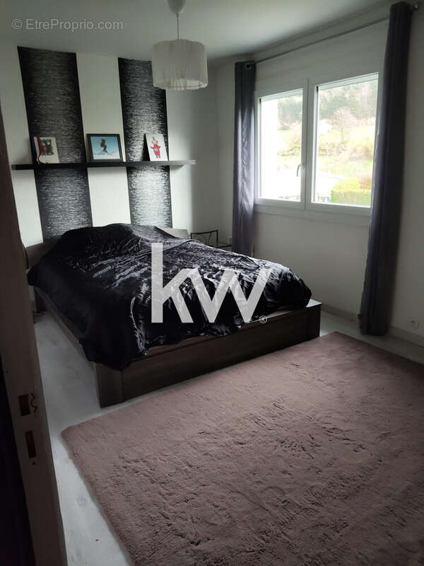 Maison 147 m² à Le Chambon-Feugerolles  - photo 6