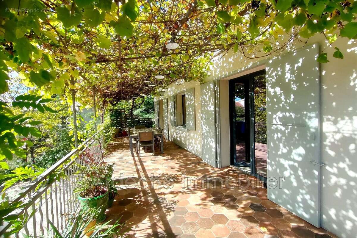 Maison à SAINT-ANDEOL-DE-BERG