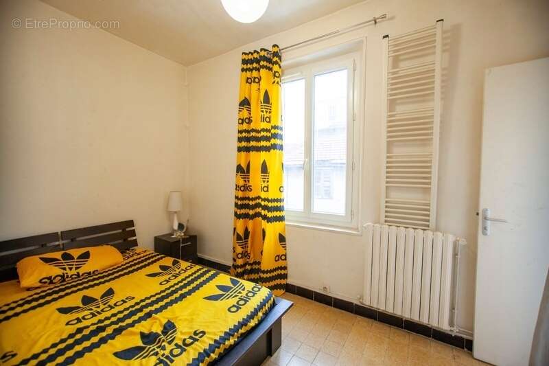 Appartement à MARSEILLE-3E