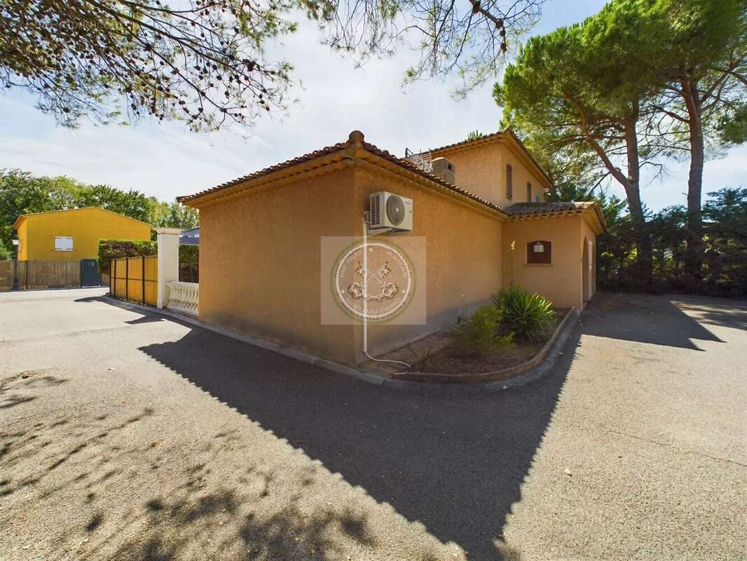 Maison à FREJUS