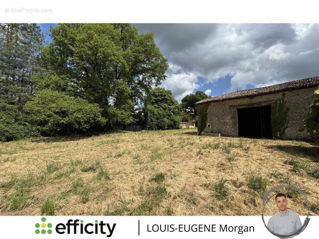 Maison à CHAMPAGNE-SAINT-HILAIRE