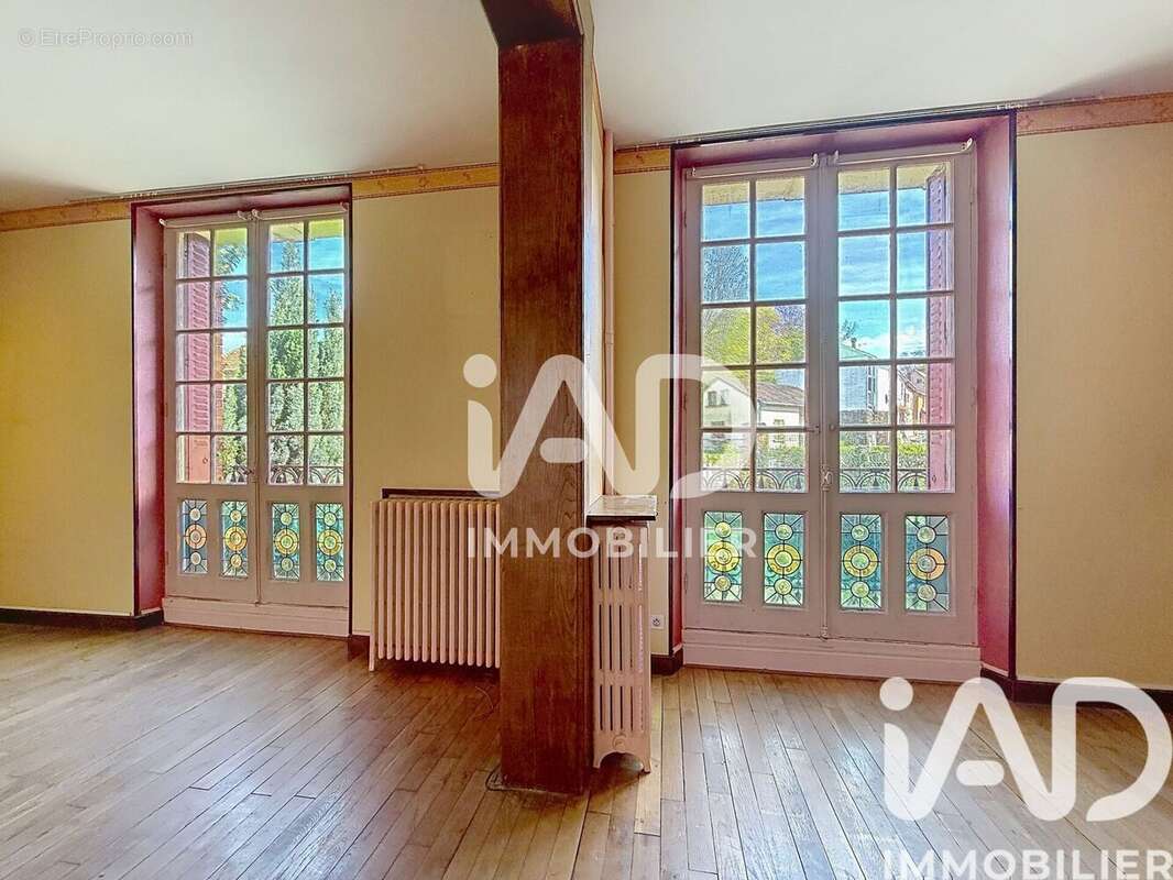 Maison 145 m² à Vienne-Le-Chateau  - photo 9