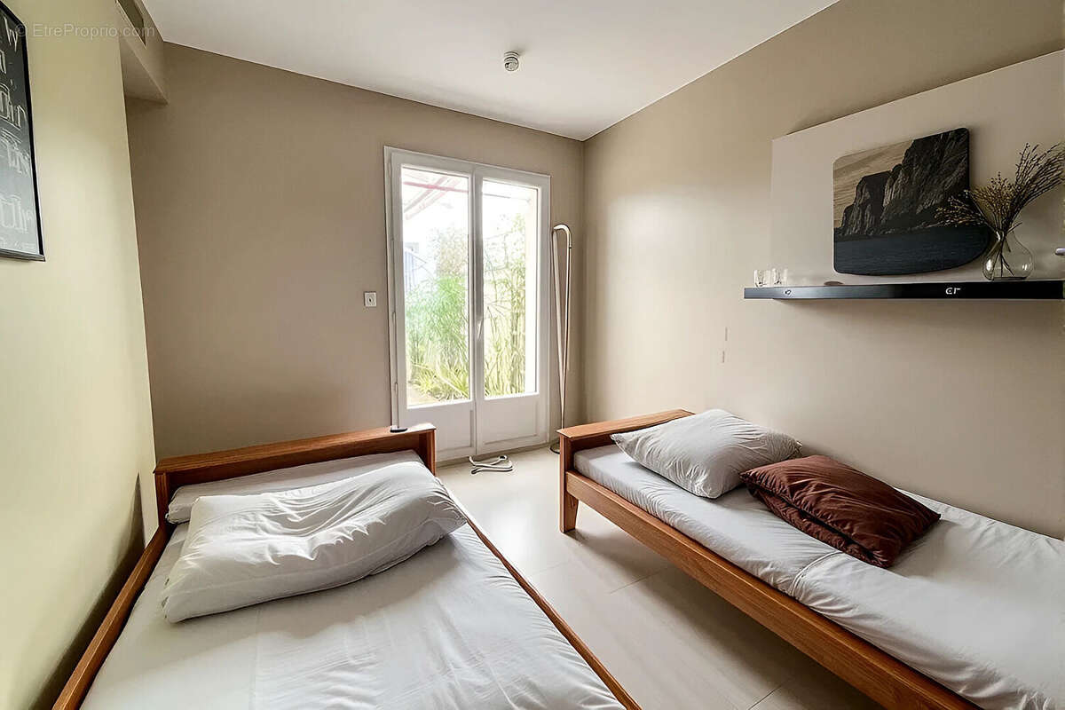 Maison à SAINTE-SOULLE