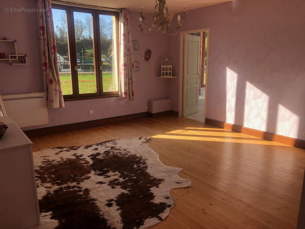 Maison à MONTREUIL-L'ARGILLE