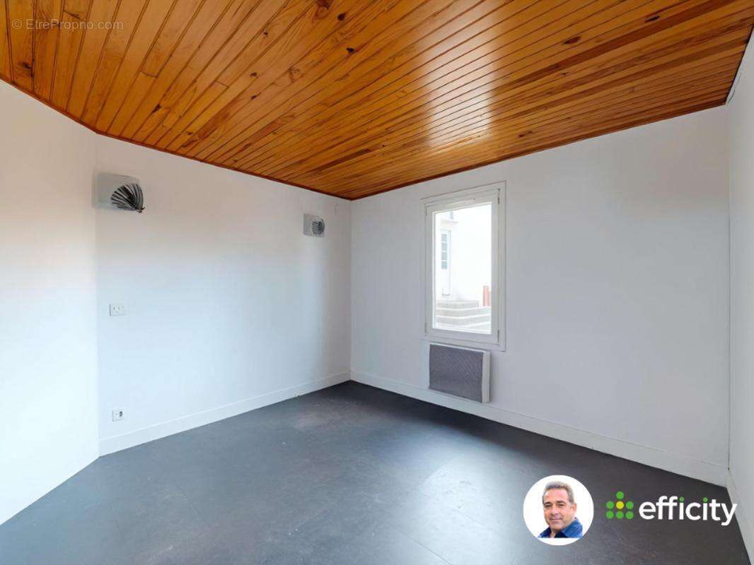 Maison à VALLON-EN-SULLY