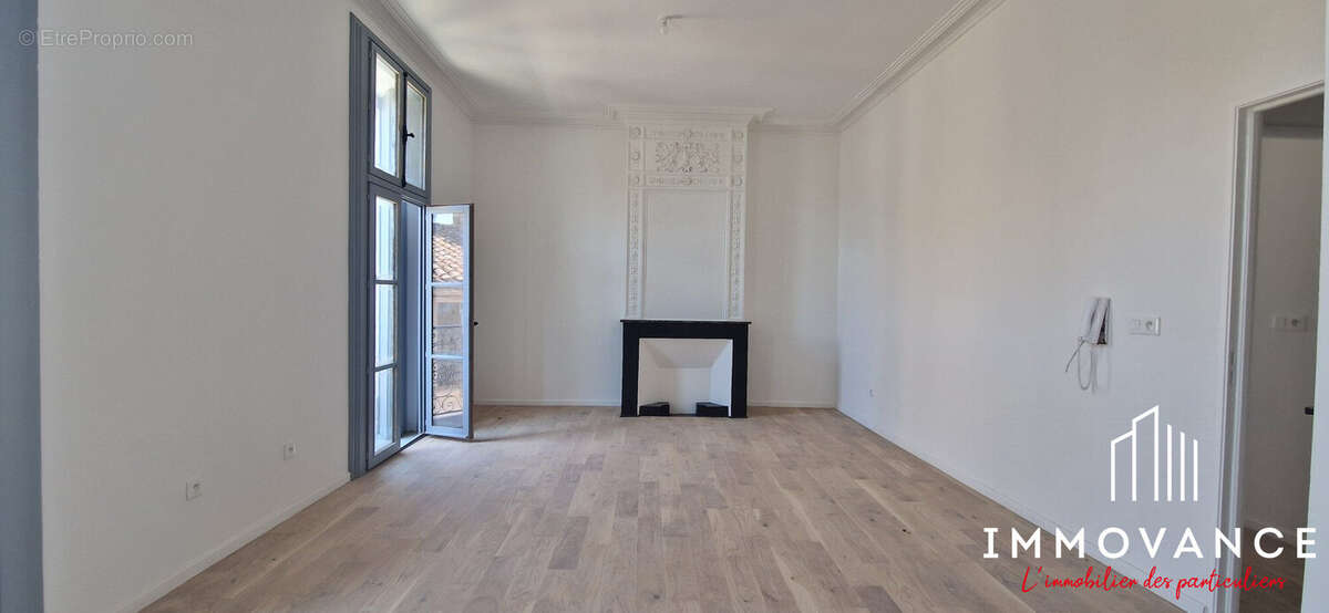 Appartement à VALERGUES