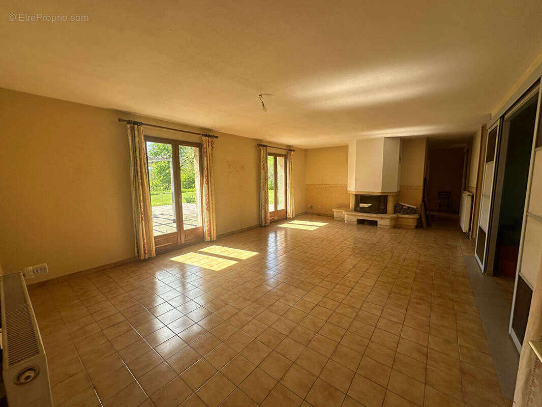 Maison à VAUGNERAY