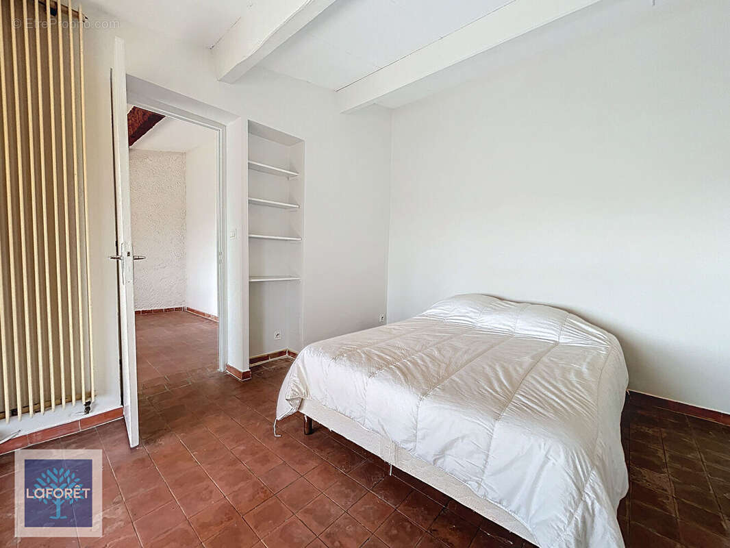 Maison avec terrasse et cour de 360 m2 - photo 5