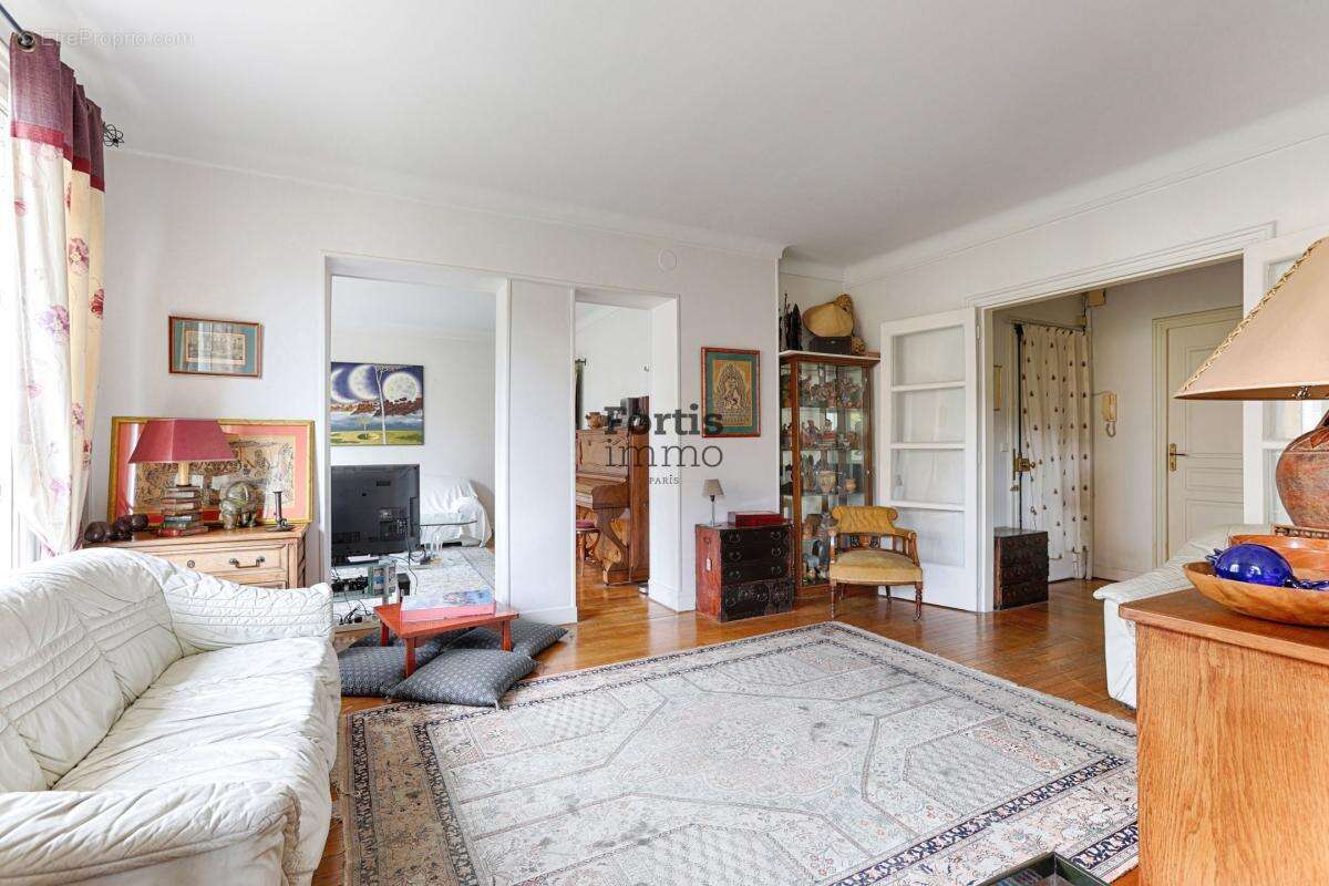 Paris 15 - rue vaugirard - f7 / 4 chambres  2 balcons - photo 4