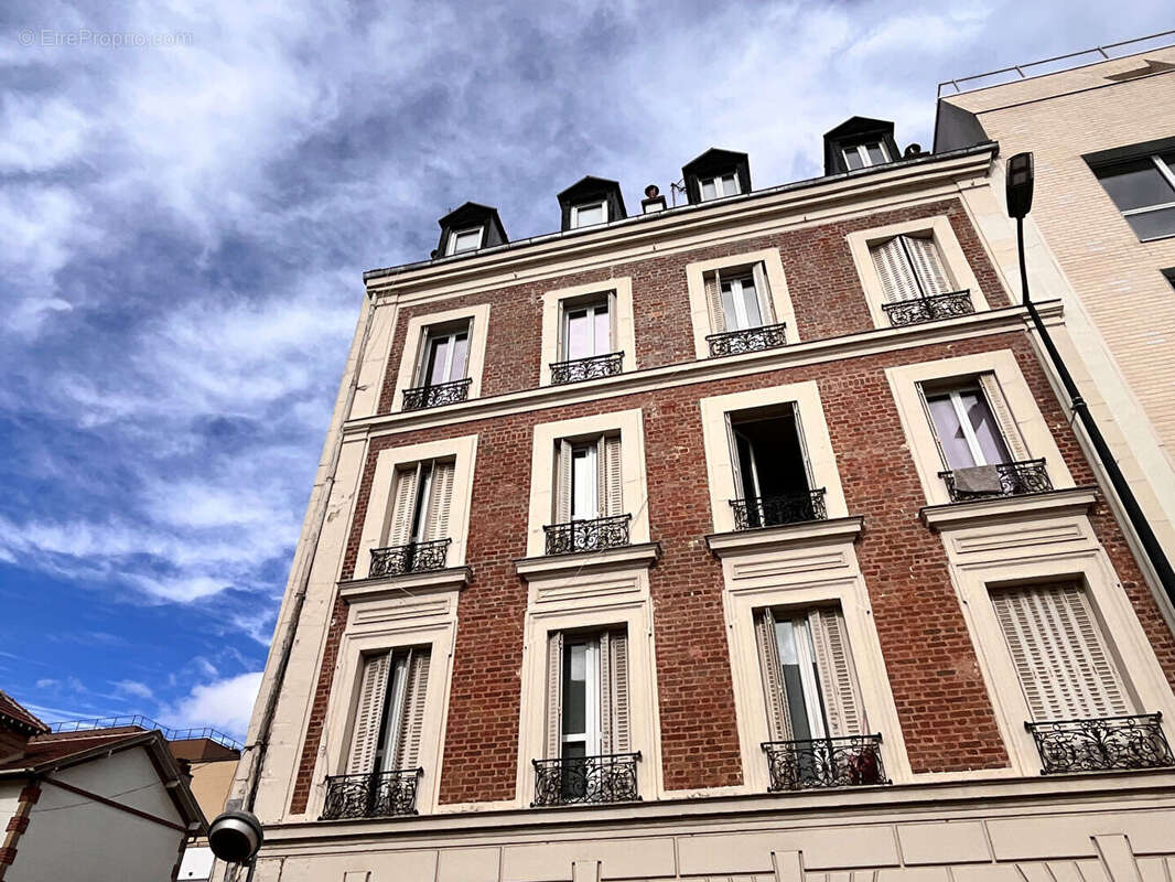 Appartement à COURBEVOIE