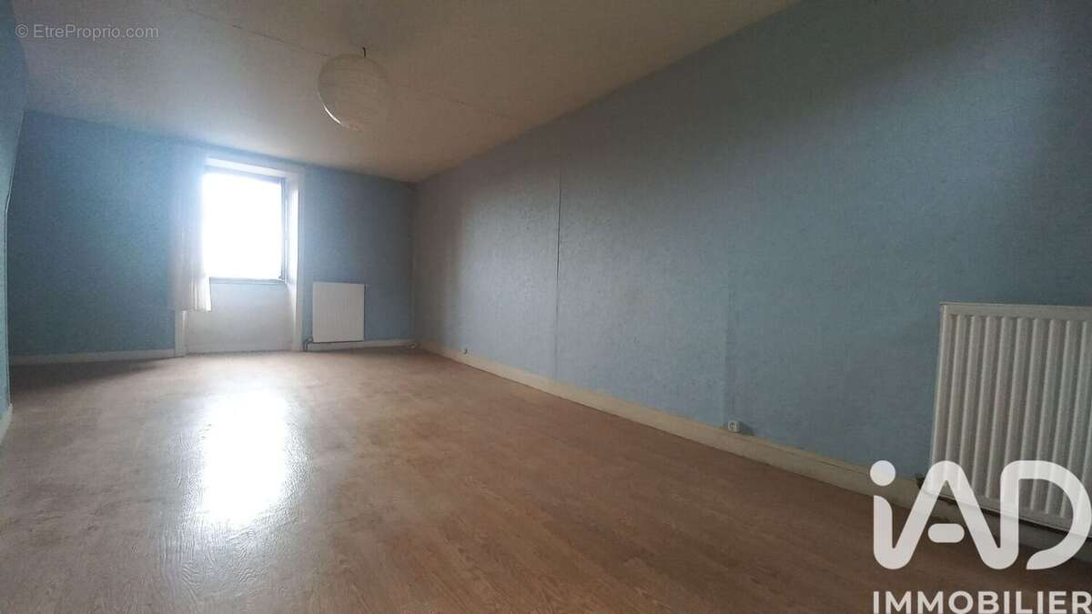 Photo 6 - Maison à SAINT-JULIEN-MOLIN-MOLETTE