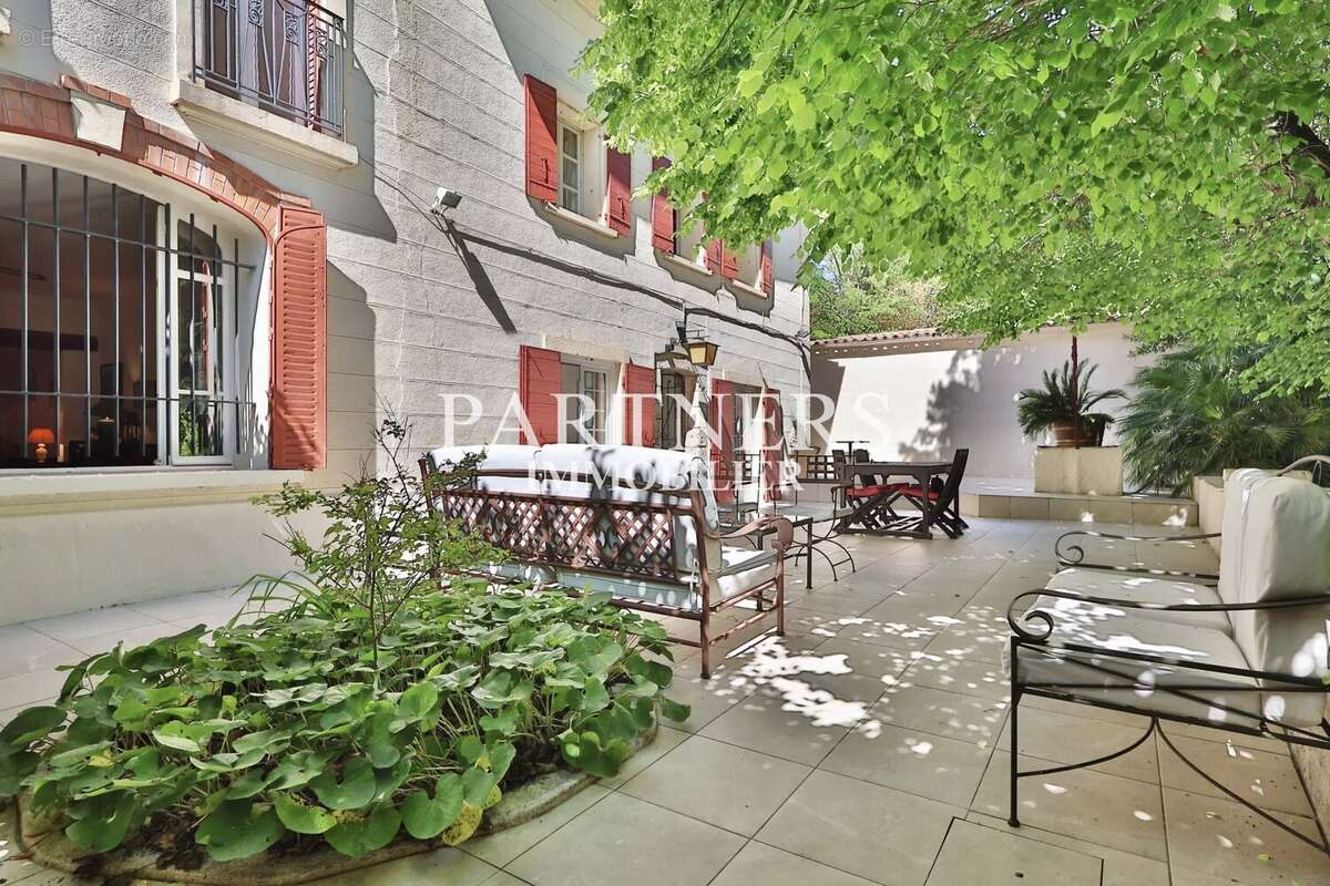 Maison 315 m² à Aix-En-Provence  - photo 3