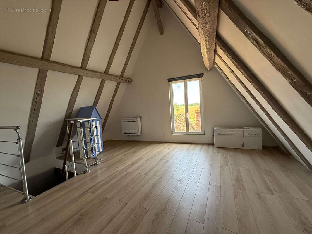 Maison à BEAUMONT-LA-RONCE