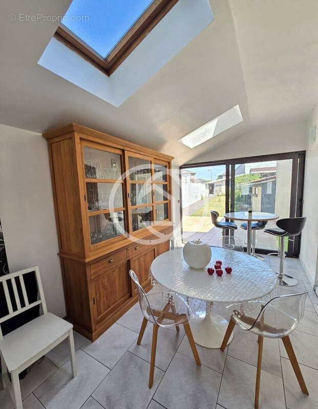 Maison individuelle de 178m2 avec dépendance de 78m2 - photo 2