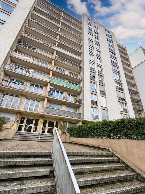 Appartement à ROSNY-SOUS-BOIS
