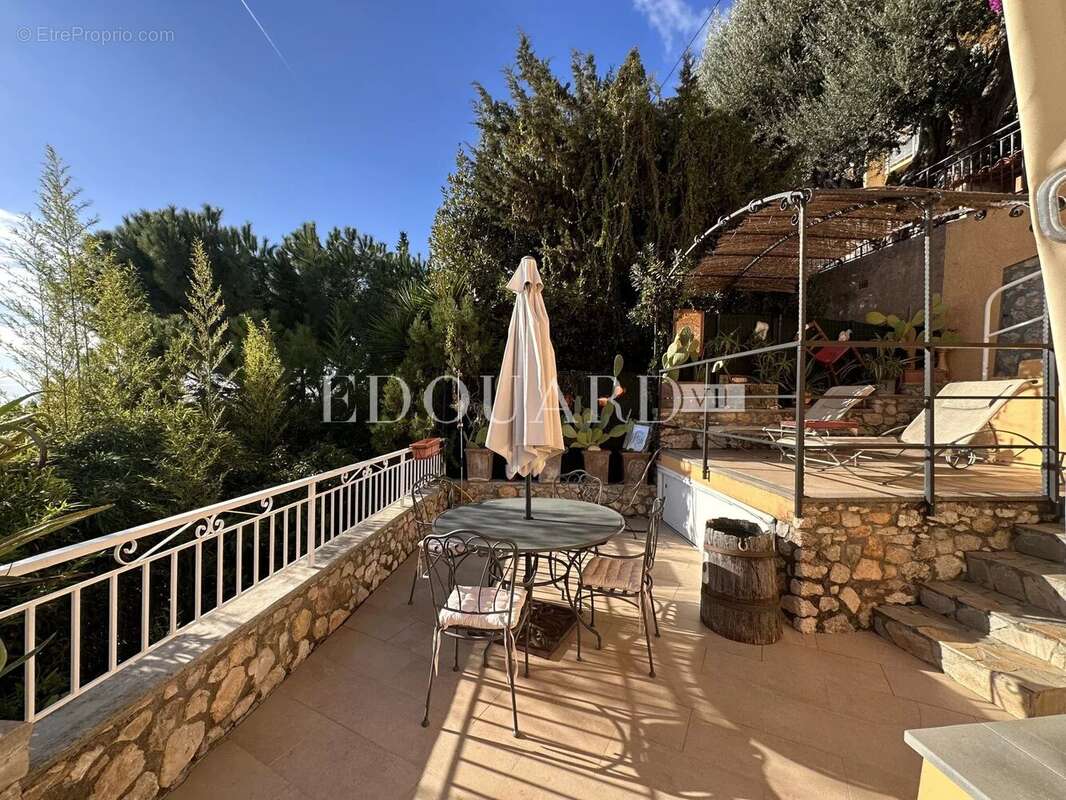 Appartement à ROQUEBRUNE-CAP-MARTIN
