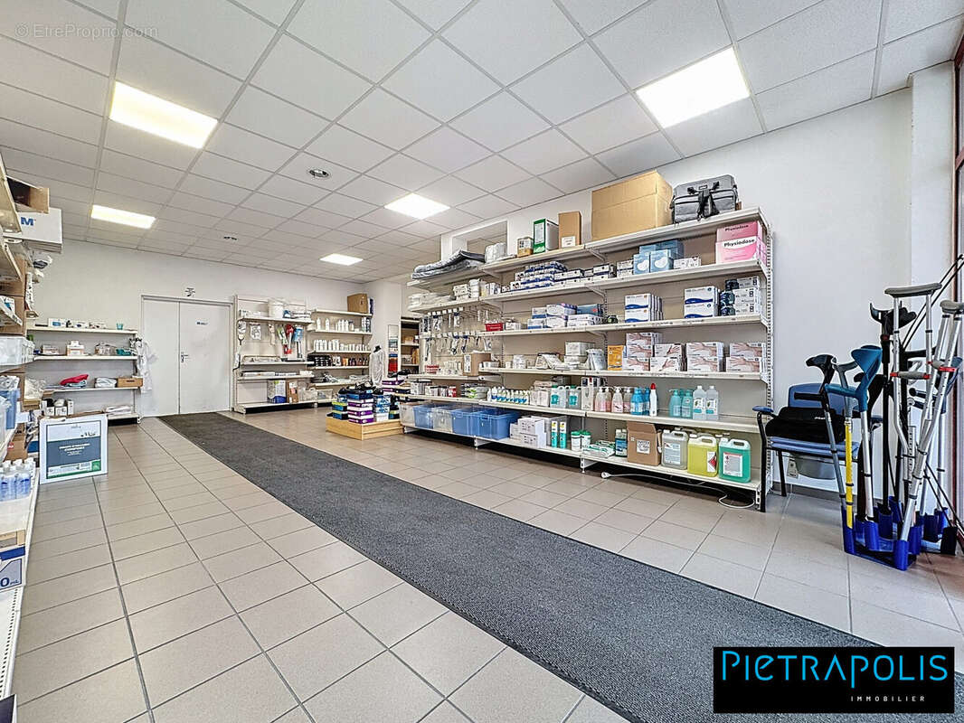 Commerce à CRAPONNE