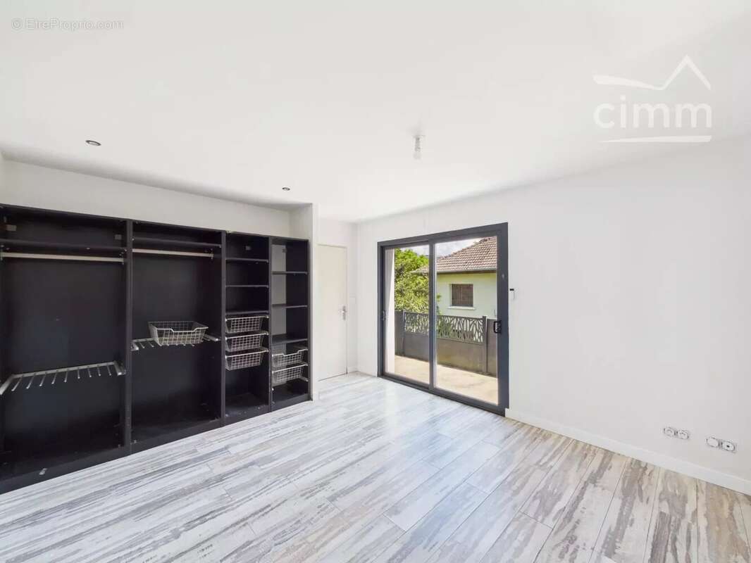 Maison de type 3 de 166 m² + appartement indépendant et garage - photo 6