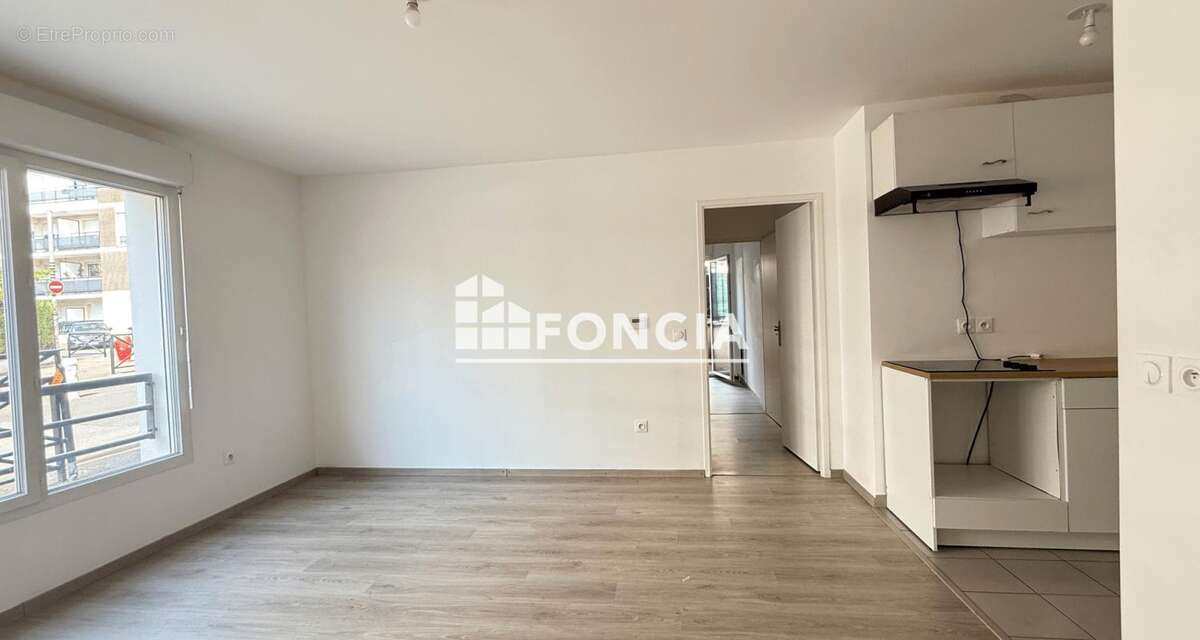 Appartement deux-pièces - Rocade de la Croix Saint-Georges - photo 4