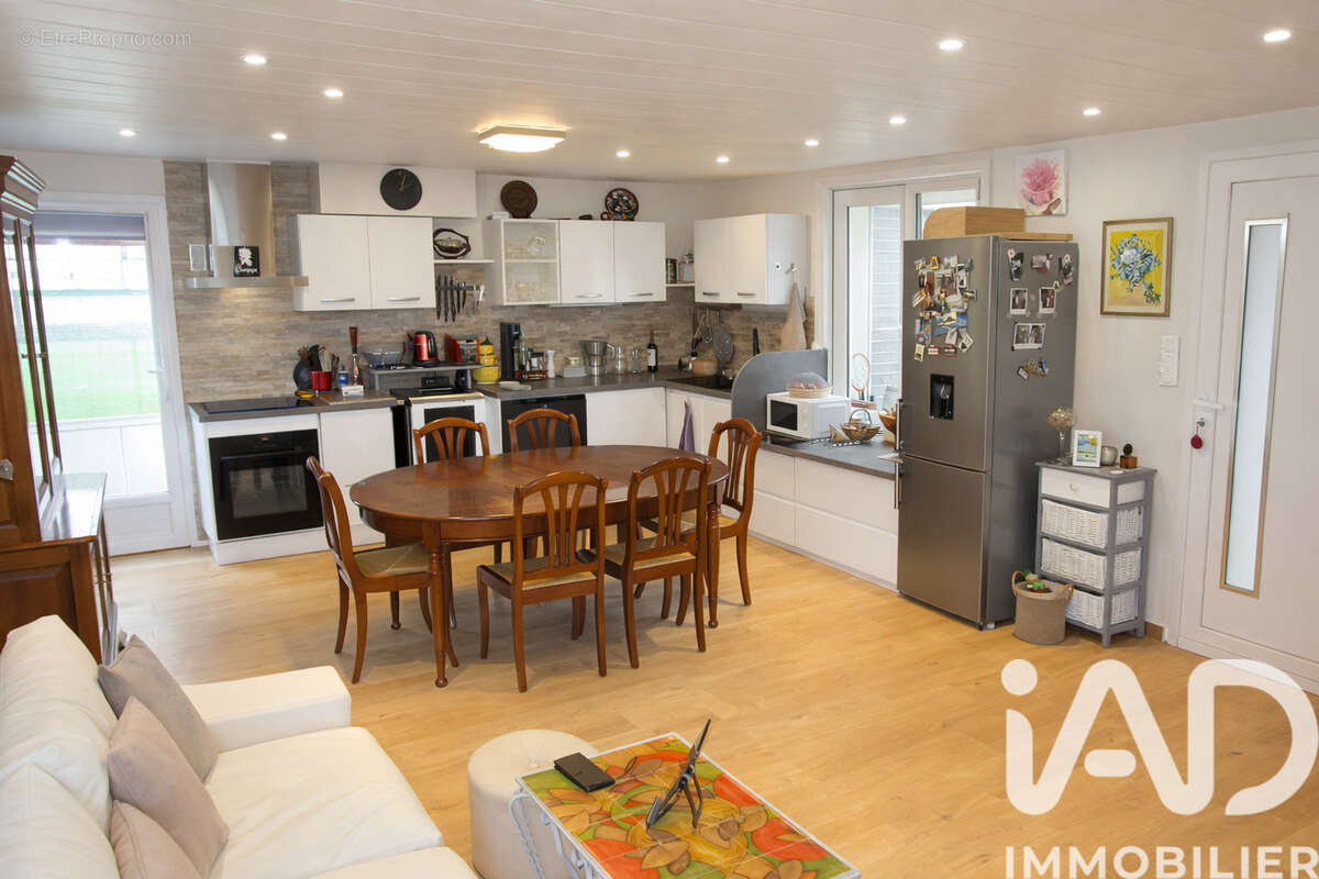 Photo 2 - Maison à POIROUX