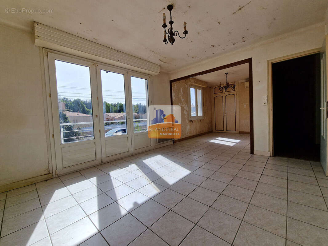 Maison à SAINT-LEGER-LES-VIGNES