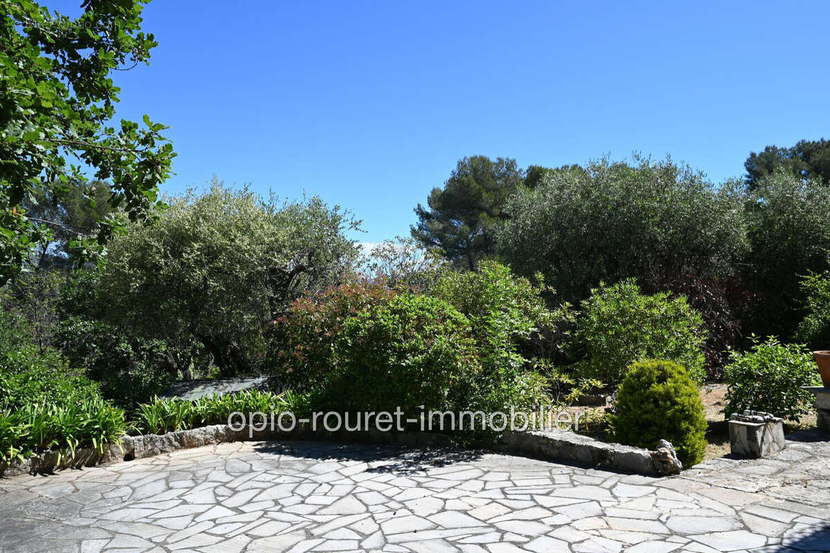 Maison 88 m² à Roquefort-Les-Pins  - photo 4
