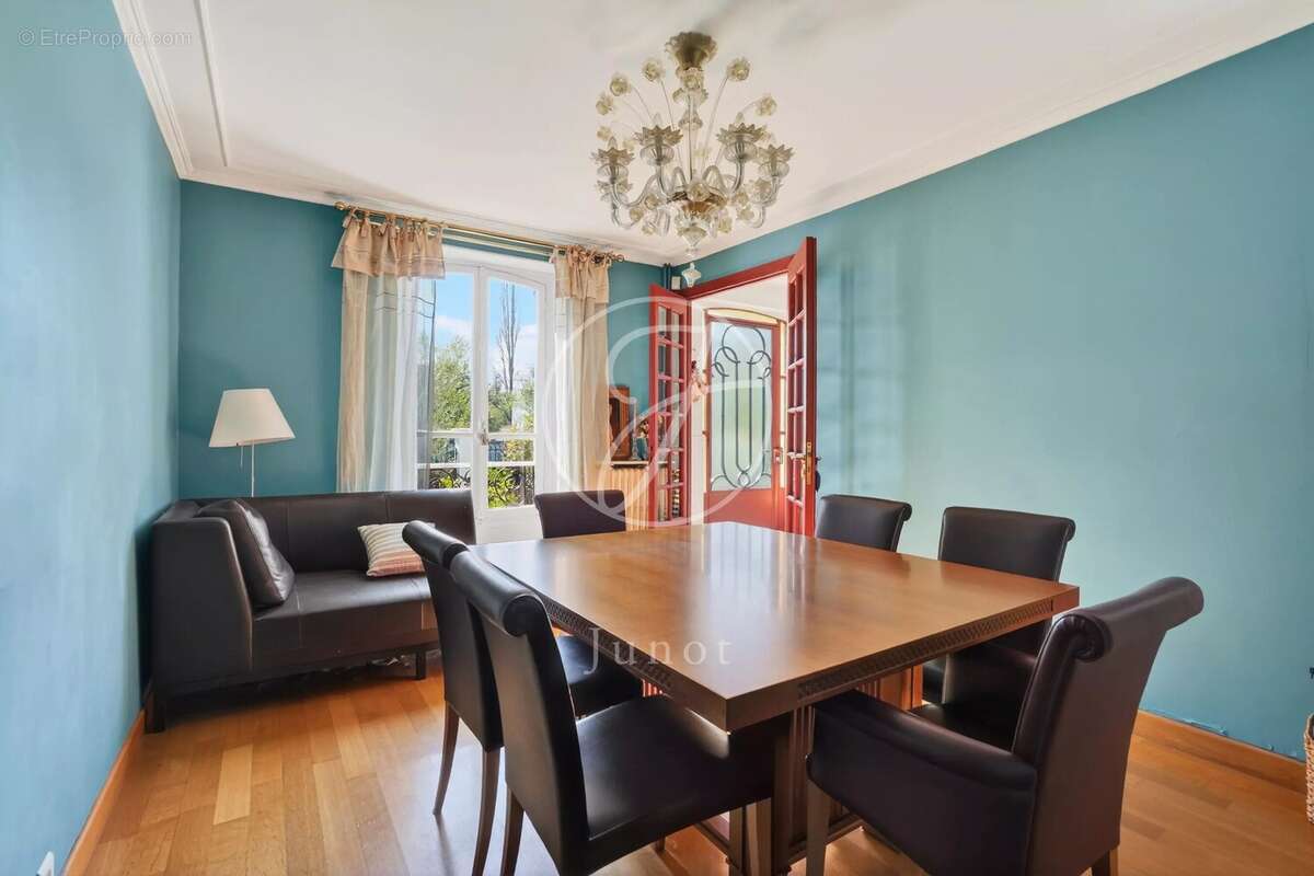 Maison à LE VESINET