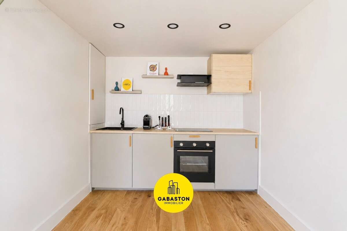 Appartement à MARSEILLE-2E
