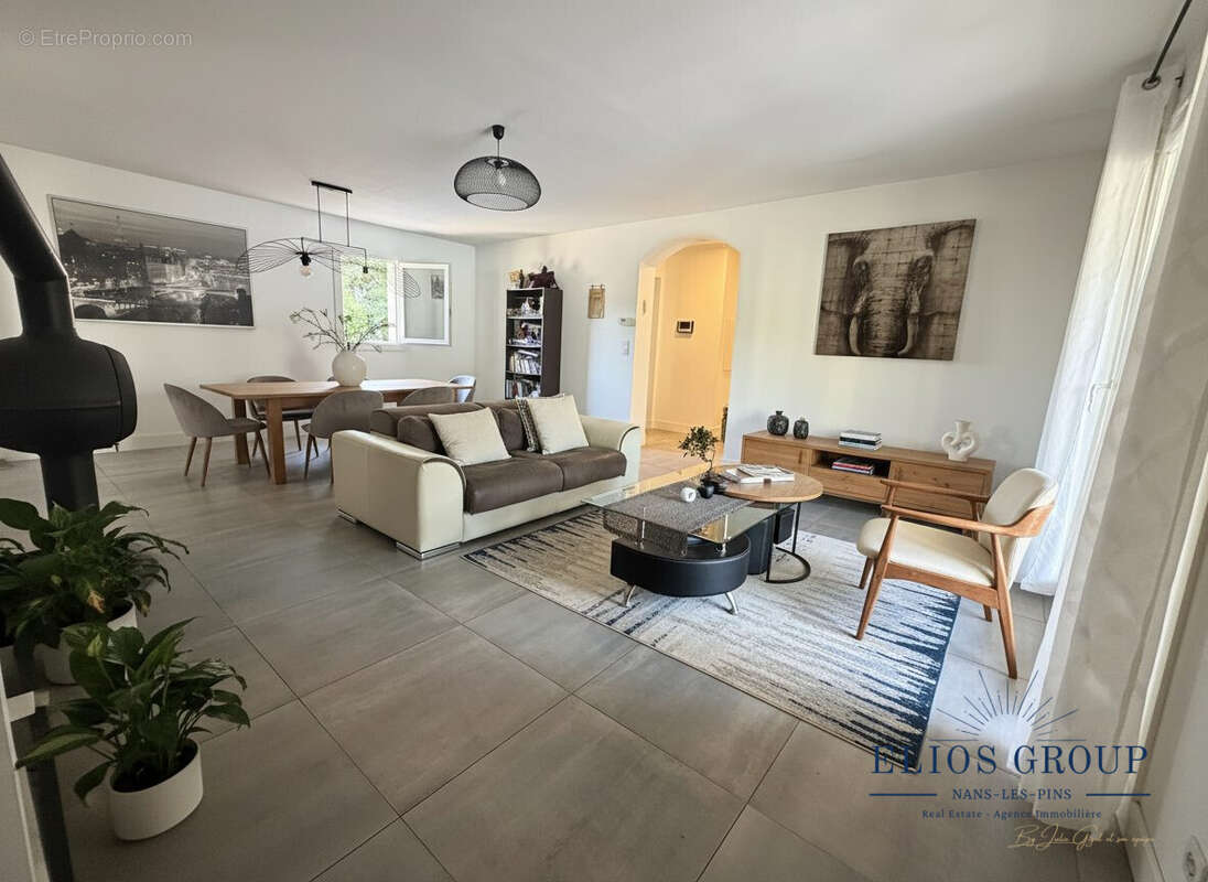 Maison à NANS-LES-PINS