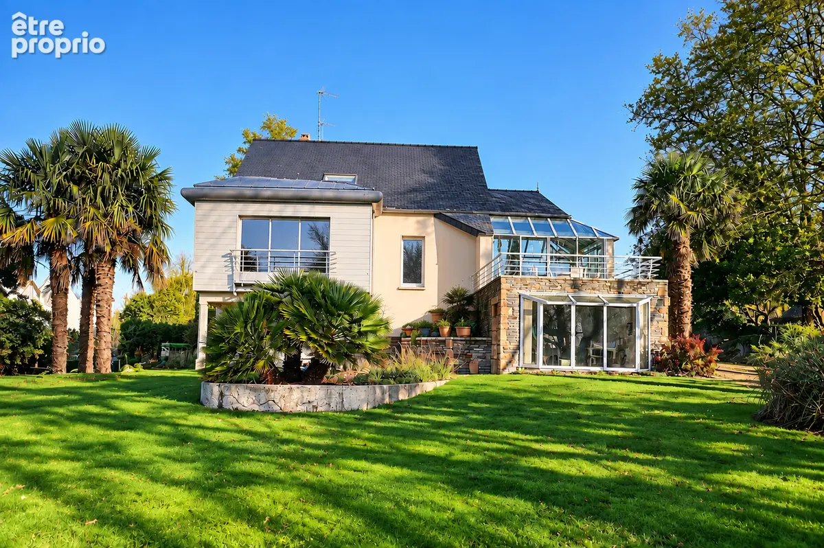 A vendre landerneau maison de 223 m2  5 chambres  sur terrain de 2250 m2 - photo 2