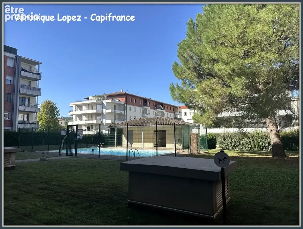 AGEN, appartement T2 avec terrasse, garage individuel et piscine commune - photo 8