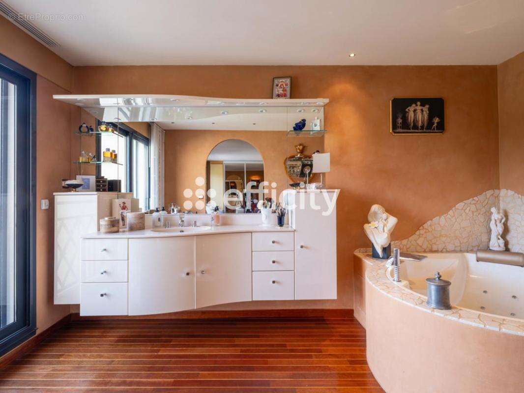 Maison à BRY-SUR-MARNE