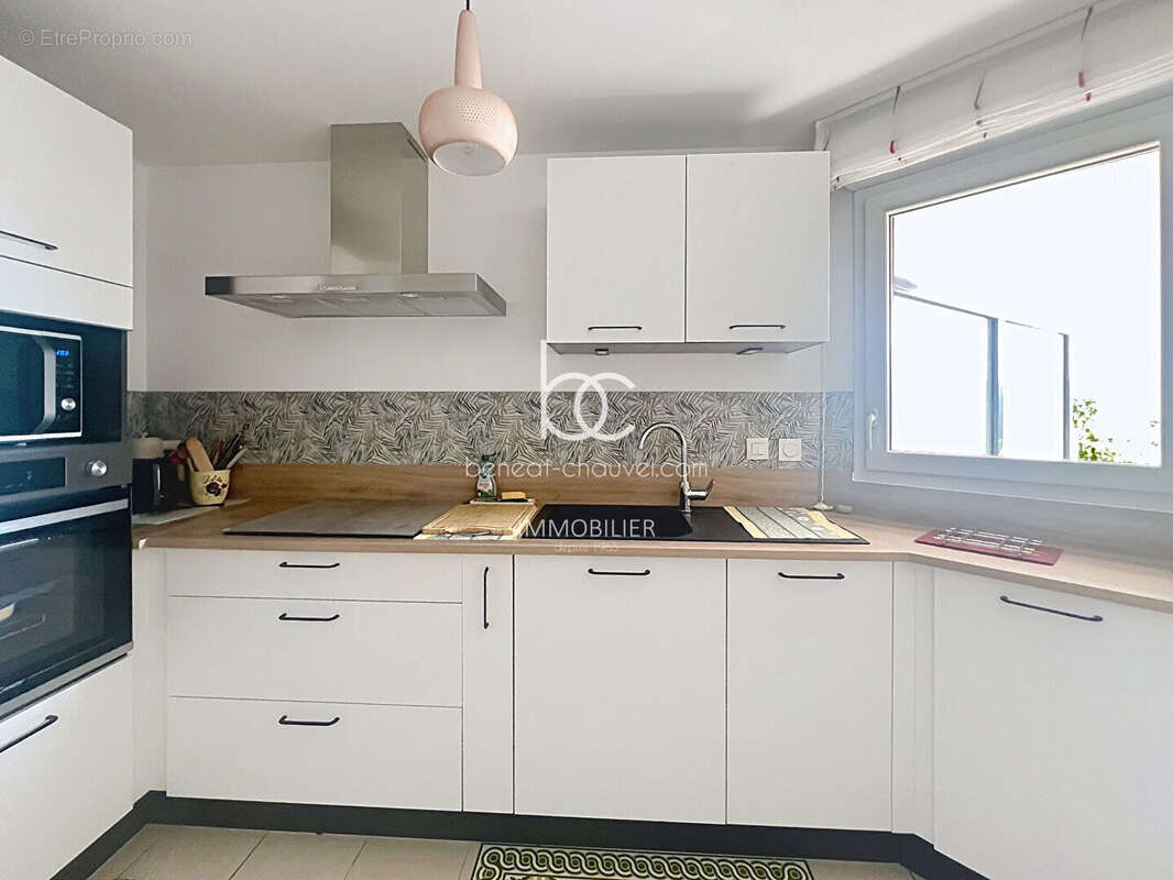 Exclusivité bénéat-chauvel - vannes centre - appartement t3 de 67 m² avec balcon et parking - photo 4