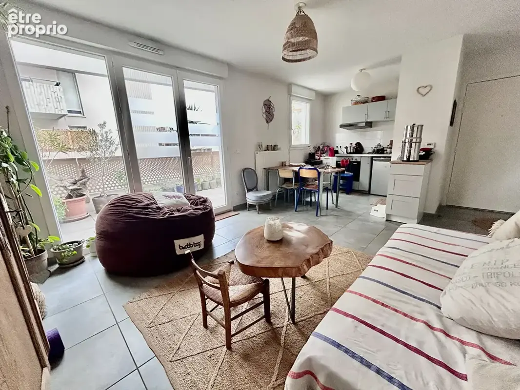 Appartement T2 récent avec terrasse - photo 4