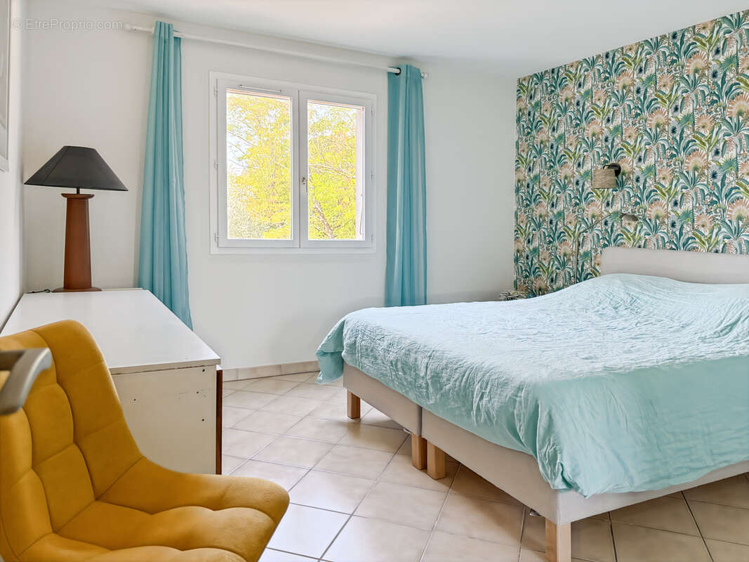 Belle Villa de Plain-Pied avec Piscine   155 m2 Habitables   Jardin Arboré de 2 325 m2   Saint-Étienne-de-Font - photo 19