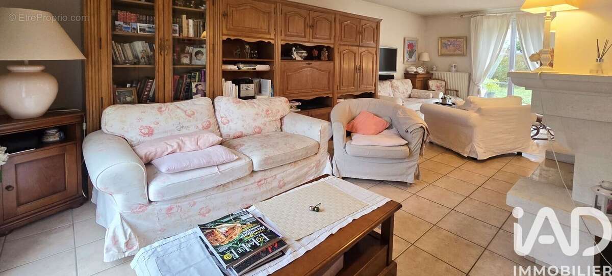 Photo 2 - Maison à BAILLY-ROMAINVILLIERS