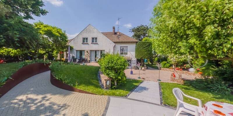 Dpt Haut-Rhin (68), à vendre MULHOUSE maison d'architecte 372 m2 dans son magnifique jardin - photo 2