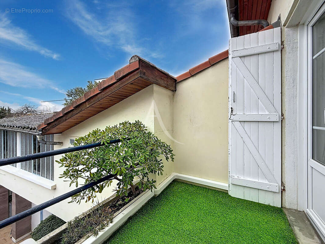 Maison à BRUGUIERES