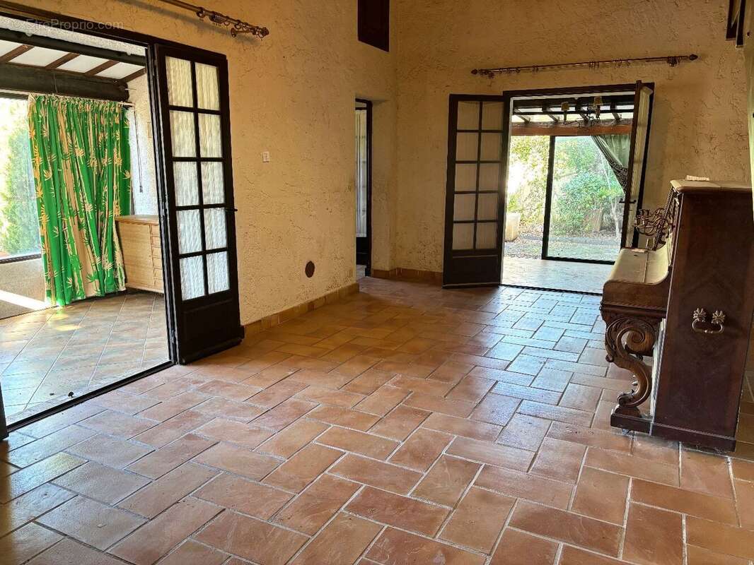 Maison à LES ISSAMBRES